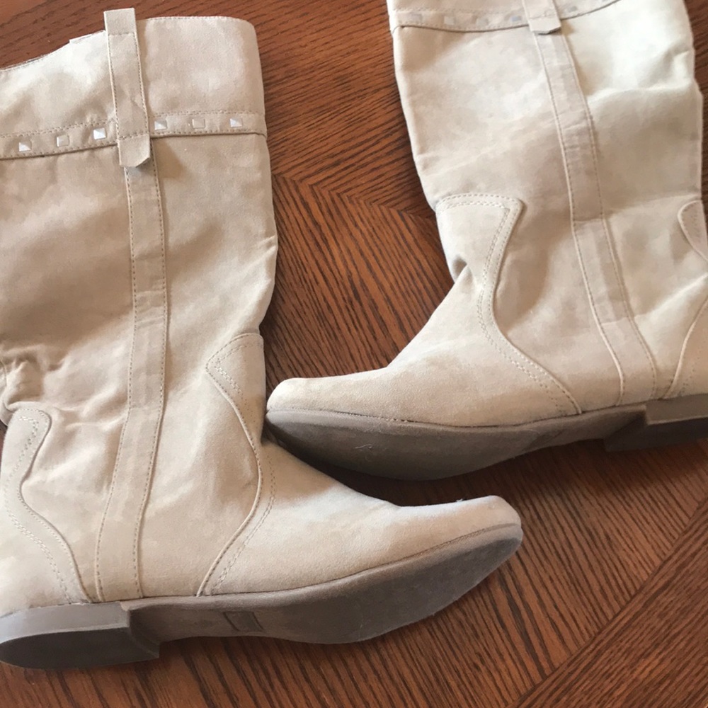 Light brown suede like new boots. Size 10